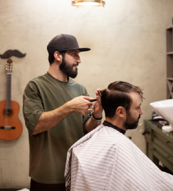 Professional barber providing men's grooming near Rosenberg TX